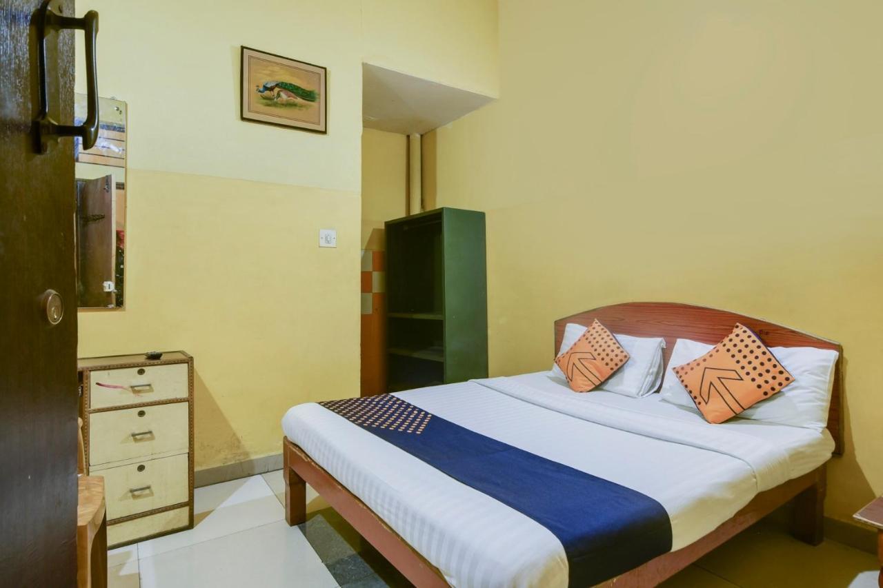 Spot On 74228 Galaxy Comforts Hotel Narasimharaja Puram Esterno foto