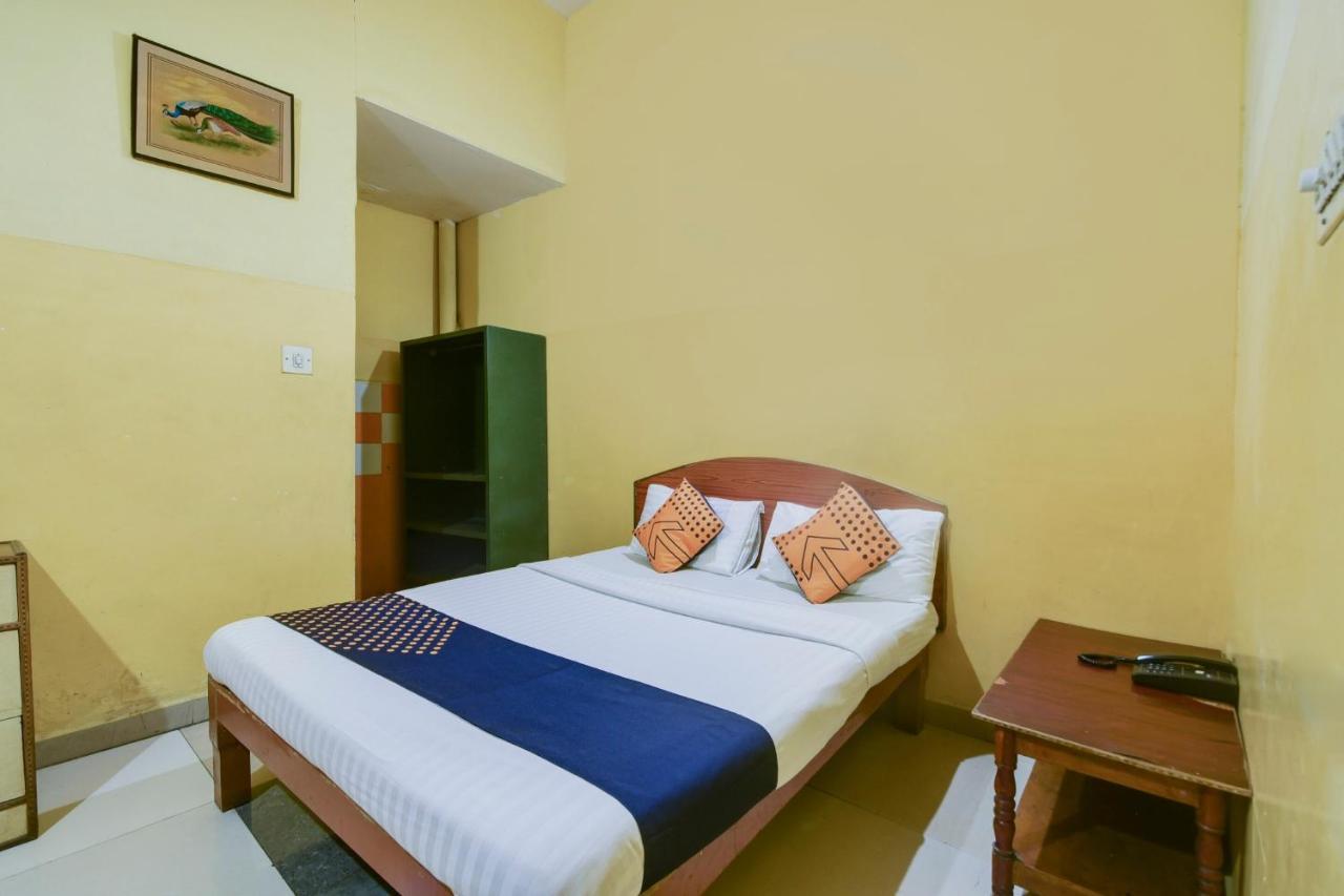 Spot On 74228 Galaxy Comforts Hotel Narasimharaja Puram Esterno foto